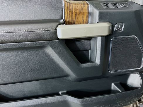 Used 2019 Ford F150 Lariat w/ Equipment Group 502A Luxury image 26