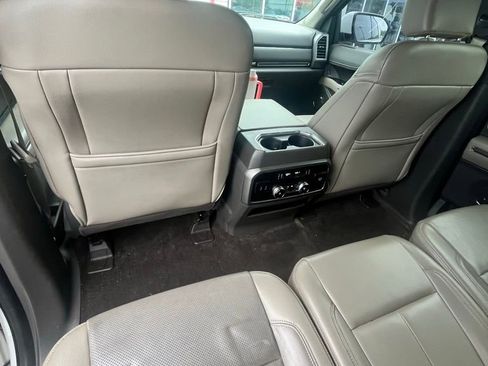 Used 2018 Ford Expedition XLT w/ Equipment Group 202A RWD image 4