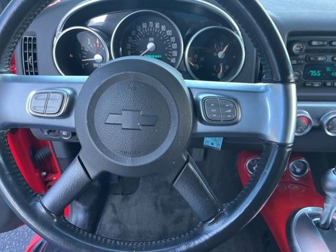 Used 2005 Chevrolet SSR w/ Preferred Equipment Group image 18