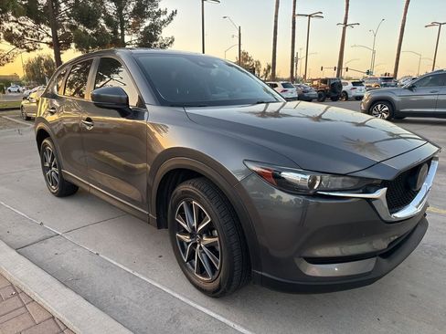 Used 2018 MAZDA CX-5 Touring w/ Preferred Equipment Package FWD image 3