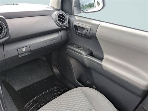 Used 2020 Toyota Tacoma SR image 17