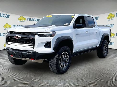 Used 2024 Chevrolet Colorado ZR2 w/ Technology Package AWD/4WD image 3