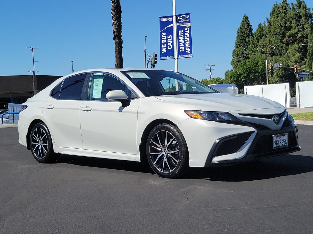 Used 2023 Toyota Camry SE w/ Convenience Package FWD image 31