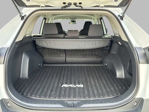 Used 2024 Toyota RAV4 LE AWD/4WD image 14