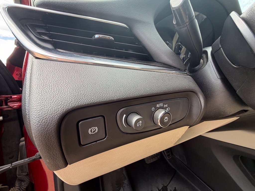Used 2020 Buick Enclave Essence FWD image 13