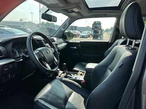 Used 2019 Toyota 4Runner Limited AWD/4WD image 10