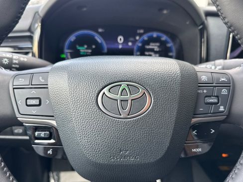 Used 2025 Toyota Camry XSE image 28