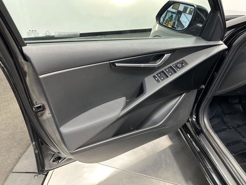 Used 2024 Kia Niro LX FWD image 13