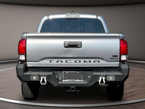 Used 2021 Toyota Tacoma SR5 RWD image 6