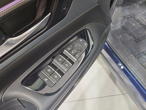 Certified 2025 Nissan Murano Platinum w/ Cargo Package image 13