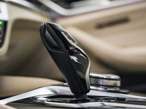 Used 2018 BMW 540i RWD image 23