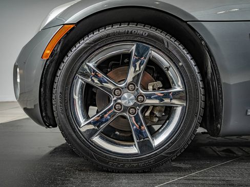 Used 2006 Pontiac Solstice Convertible w/ Premium Package RWD image 11