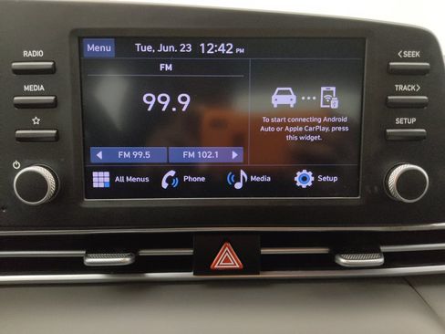 Used 2024 Hyundai Elantra SE FWD image 25