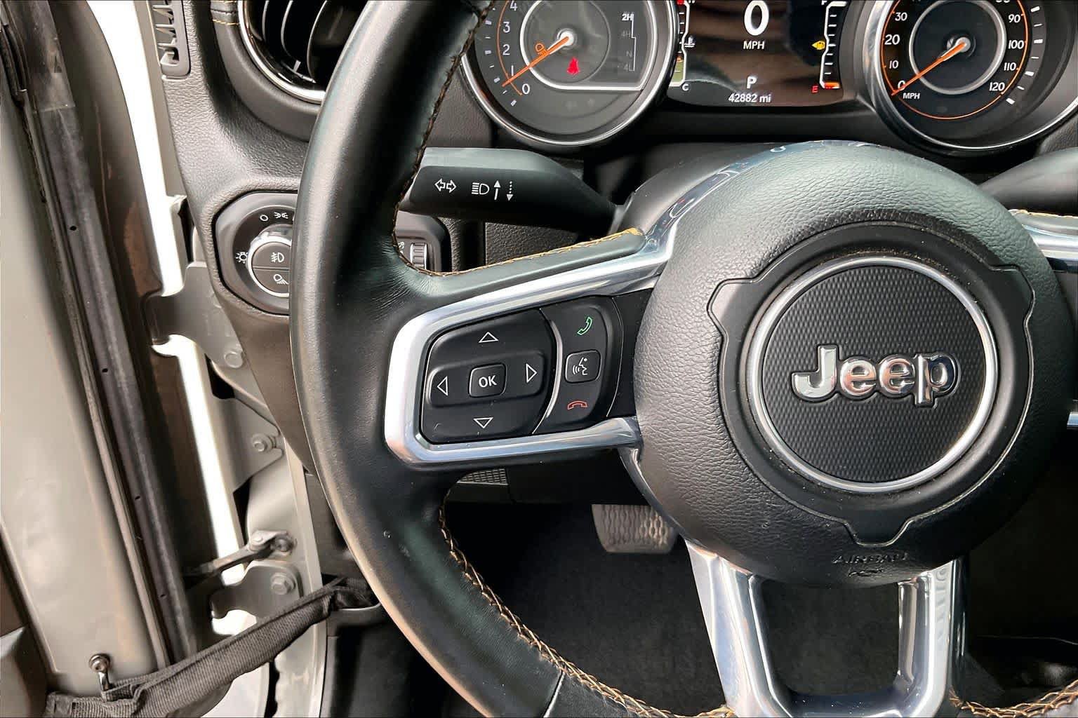 Used 2022 Jeep Gladiator Overland AWD/4WD image 23