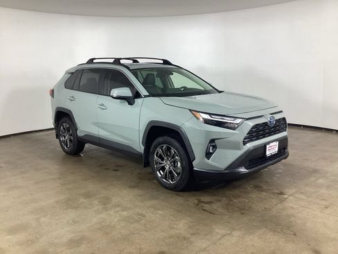 Used 2022 Toyota RAV4 XLE Premium AWD/4WD image 3