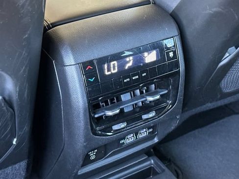 Used 2022 Jeep Grand Cherokee L Laredo w/ Luxury Tech Group I AWD/4WD image 16