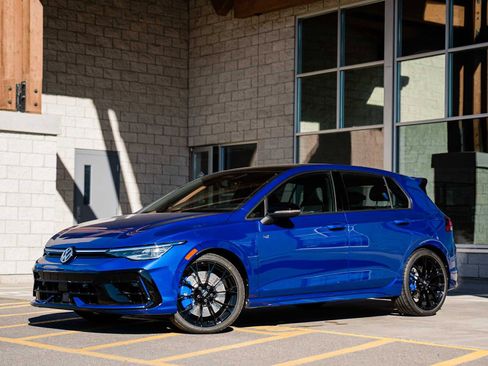 New 2026 Volkswagen Golf image 1