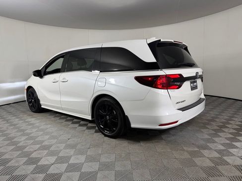 Used 2024 Honda Odyssey Sport image 9