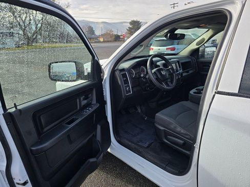 Used 2022 RAM 1500 Tradesman w/ Chrome Appearance Package image 18