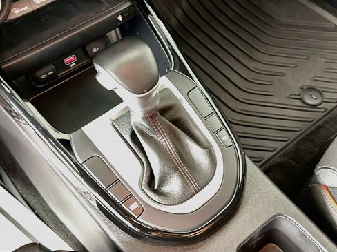 Used 2022 Kia Forte GT w/ GT Technology Package FWD image 17