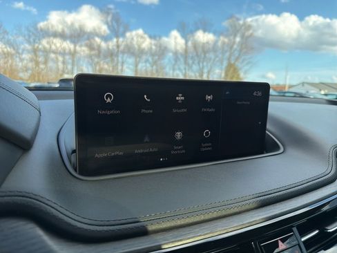 Used 2022 Acura MDX SH-AWD w/ Advance Package image 32