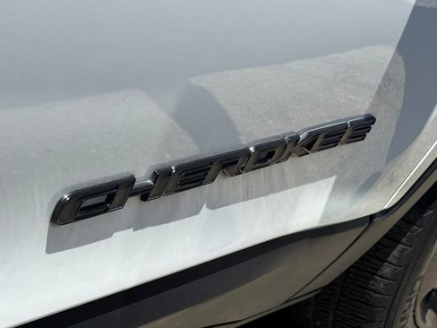 Used 2020 Jeep Cherokee Latitude Plus FWD image 25