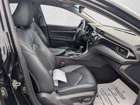 Used 2020 Toyota Camry XLE FWD image 19