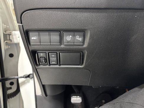 Used 2017 Nissan Armada SV AWD/4WD image 17