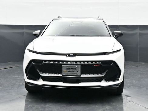 Used 2024 Chevrolet Equinox EV RS image 2