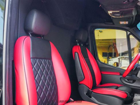 Used 2019 Mercedes-Benz Sprinter 4x4 170 image 28