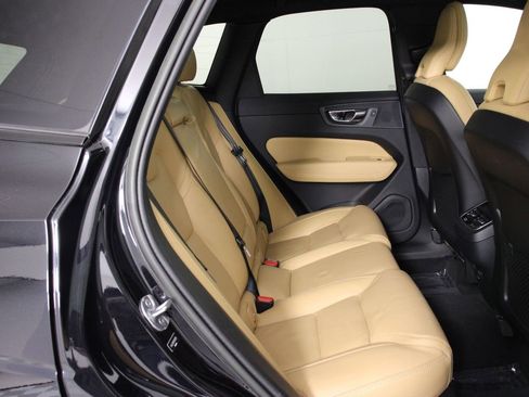 Certified 2023 Volvo XC60 B5 Ultimate w/ Climate Package image 30