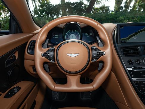Used 2020 Aston Martin DBS Superleggera RWD image 16