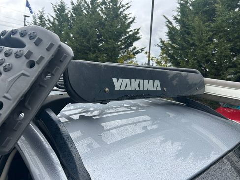 Used 2018 Subaru Crosstrek 2.0i Premium w/ Eyesight System image 28