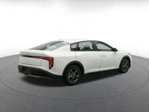 Used 2025 Kia K4 FWD image 11