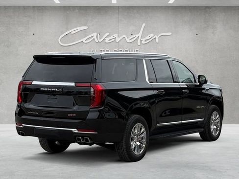 Used 2025 GMC Yukon XL Denali AWD/4WD image 16