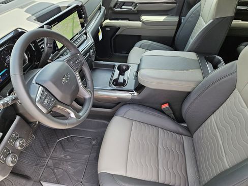 New 2026 Chevrolet Silverado 2500 ZR2 AWD/4WD image 17