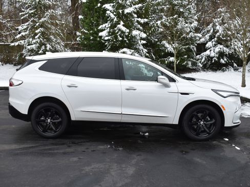 Used 2024 Buick Enclave Essence w/ Experience Buick Package image 33