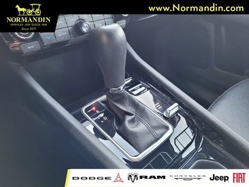 Used 2025 Jeep Compass Limited AWD/4WD image 12