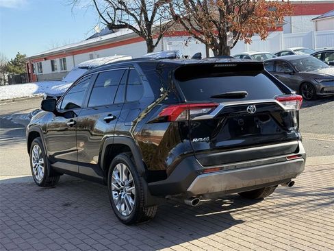 Used 2021 Toyota RAV4 Limited image 4