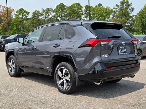 Used 2021 Toyota RAV4 SE w/ Weather & Moonroof Package AWD/4WD image 3