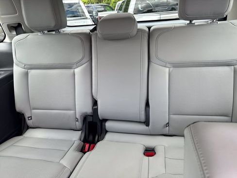 Used 2025 Ford Expedition Platinum w/ Driver's Package AWD/4WD image 22