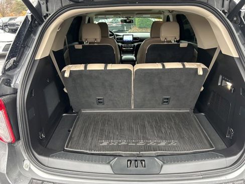 Used 2021 Ford Explorer Limited w/ Equipment Group 301A image 8