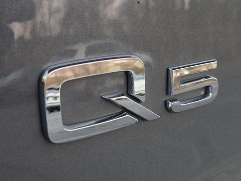 Used 2023 Audi Q5 2.0T Premium w/ Convenience Package image 9