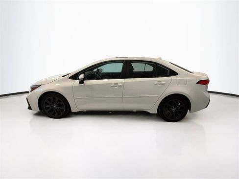 Certified 2023 Toyota Corolla SE w/ SE Premium Package image 4