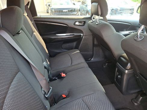 Used 2019 Dodge Journey SE w/ Premium Group FWD image 15