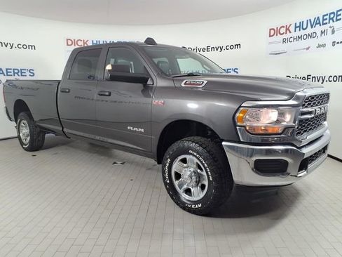 Used 2021 RAM 2500 Tradesman w/ Chrome Appearance Group AWD/4WD image 3