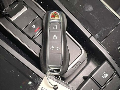 Used 2025 Porsche 911 Carrera image 33