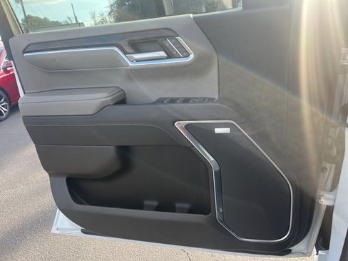 Used 2023 GMC Sierra 1500 SLT image 14