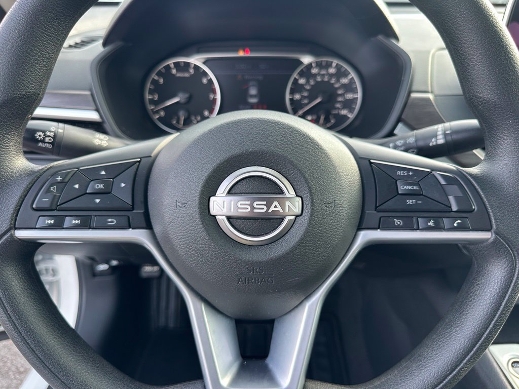 Used 2025 Nissan Altima 2.5 SV FWD image 22