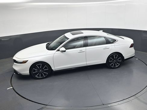 Used 2024 Honda Accord Touring image 22